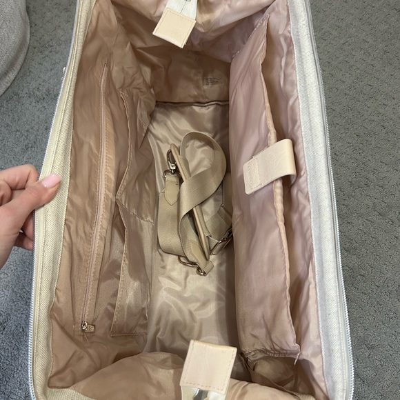 BEIS Cream Weekender and Cosmentic Bag Set - Picture 4 of 10